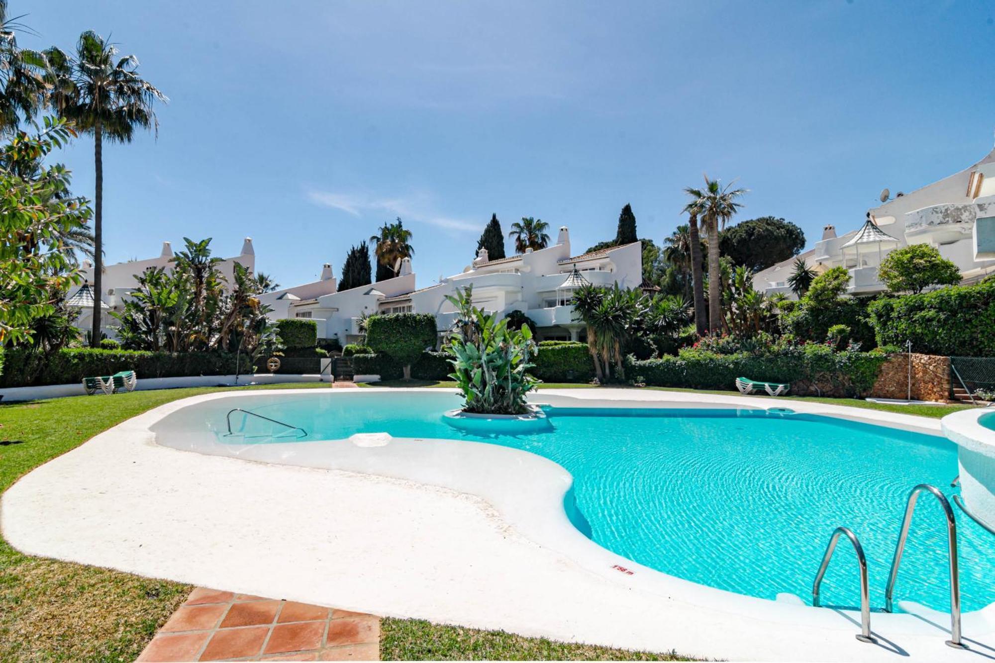 Camojan Blanco 15 Marbella